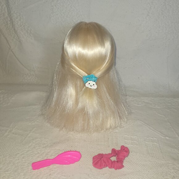 Barbie 2005 Styling Head - Picture 8 of 16